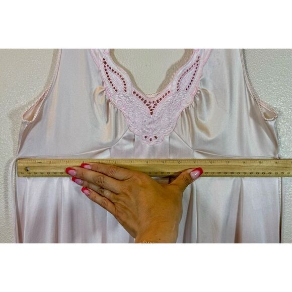 Vintage Vanity Fair Sexy Women's White Nightgown Small - Picture 12 of 13